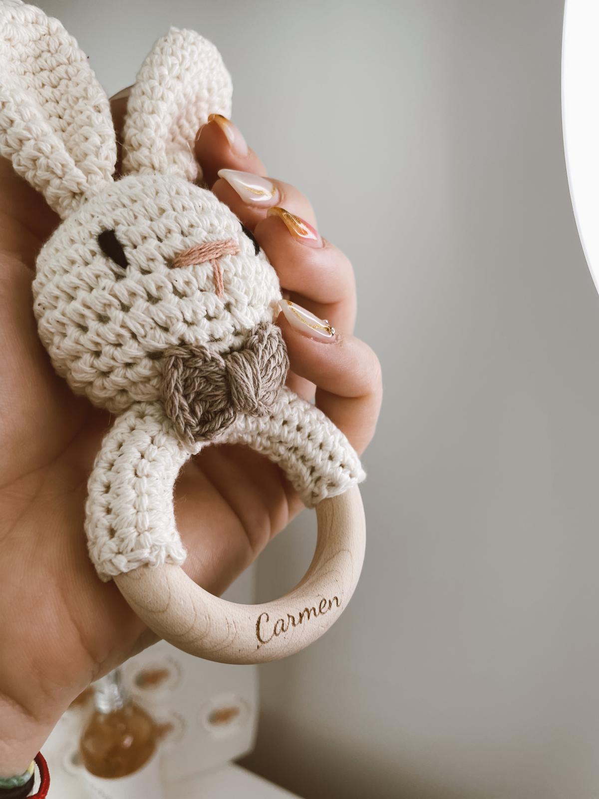 Sonajero conejo crochet